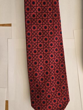 Gatsby's Red and Navy Geometric Silk Tie